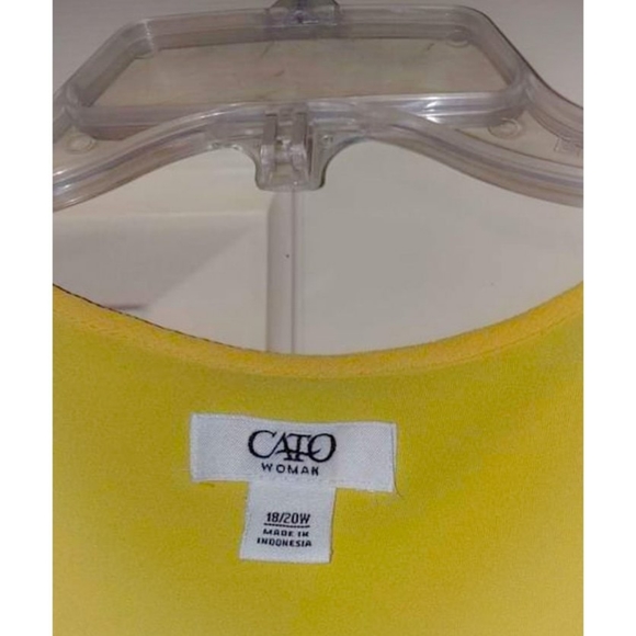 Sunny Bright Yellow Summer ☀️  Short Sleeve Blouse - Picture 3 of 3